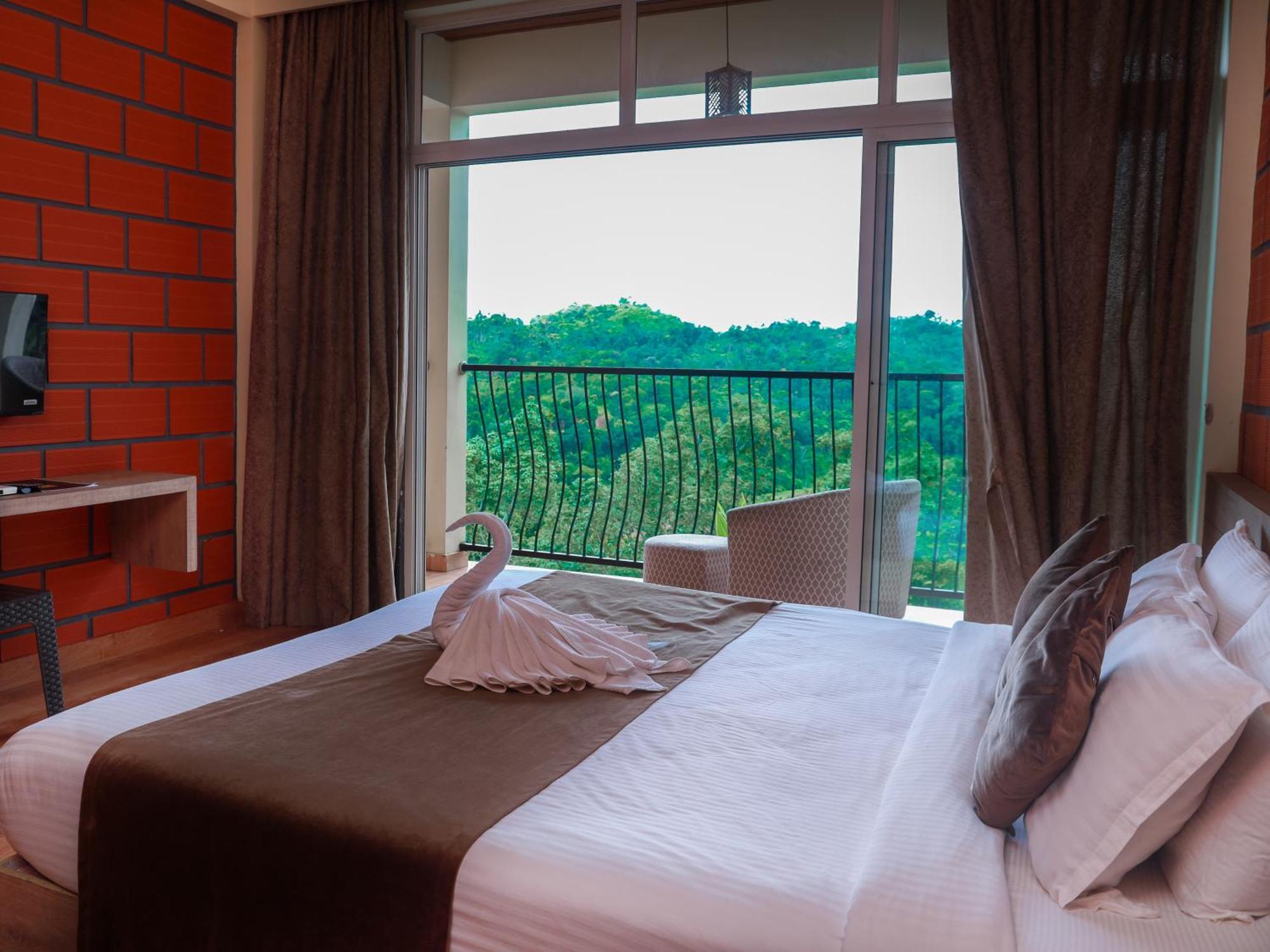 Serene Crest Resort มานันทาวดี ภายนอก รูปภาพ